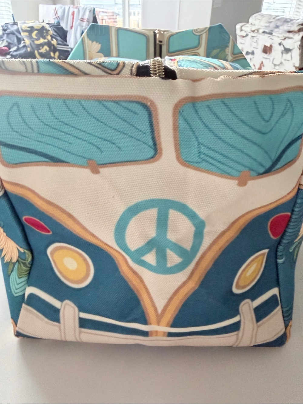 Vintage-style VW camper bus duffle bag - Picture 8 of 12